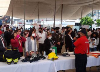Heroico cuerpo de bomberos de la SSC realiza proximidad con la ciudadanía