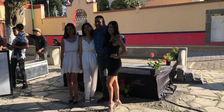 Eligen a Abigaid Morales Hernández como reina de las Trecenas en Huamantla.