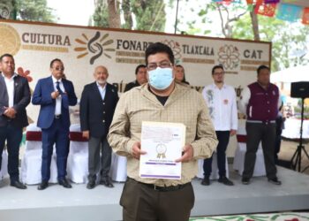 Premia CAT a ganadores del 31 concurso de arte popular Tlaxcala 2022 en el marco del día del artesano.