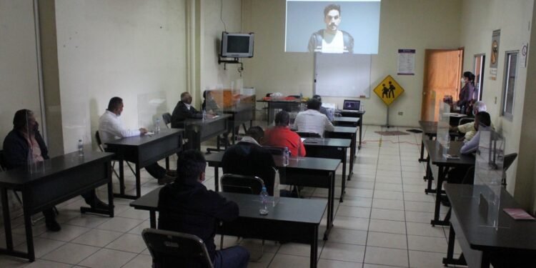 La SMyT capacitó a más de 3 mil operadores de transporte público