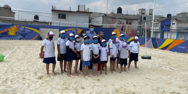 Inauguran en Calpulalpan cancha de voleibol de playa