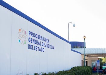 Agente de la PGJE cumplimentan orden de aprehensión por probable feminicidio.