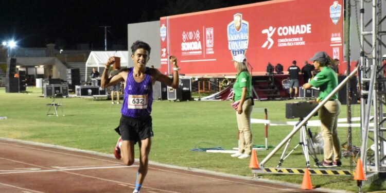 Erick Salvador se convierte en bicampeón de los nacionales CONADE