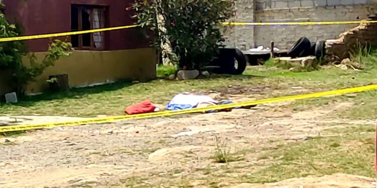 Muere abuelito al ser arrollado con su propio tractor en Tetla.