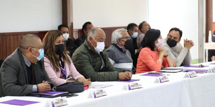 Se reúne equipo técnico estatal de educación de la SEPE-USET
