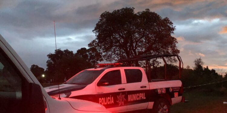 Con una sudadera se quita la vida menor de edad tras colgarse de un árbol en Huamantla.