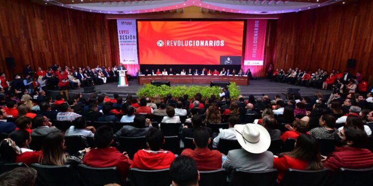 Quedaron atrás las épocas en que el presidente quitaba y ponía dirigentes: Alejandro Moreno