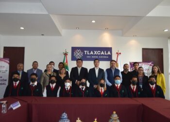 Refuerza CONALEP vínculos con SEDECO, entregan currículos vitae de alumnos