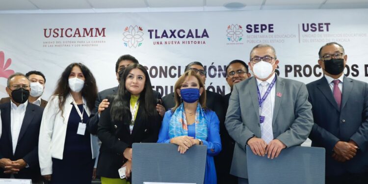 Atestigua gobernadora informe de procesos de asignación de plazas para maestras y maestros