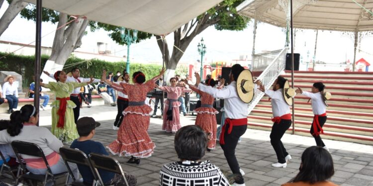 Llegan a Panotla las caravanas culturales de la SC