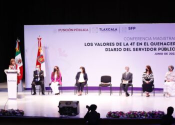 Llama gobernadora Lorena Cuéllar a funcionarios estatales a desempeñarse bajo los principios de la 4T