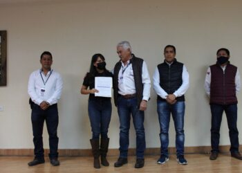 SIA entrega 59 cartas de autorización para mecanizar al campo.