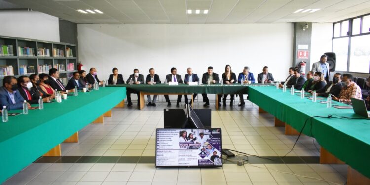 Signa convenios CECYTE-EMSAD Tlaxcala con CEPC y UTT