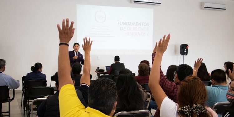 Impulsa la PGJE la profesionalización de su personal en derechos humanos.