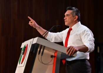 Peritaje determina que audios de Alejandro Moreno están manipulados y presenta evidencias de amenaza del gobierno.