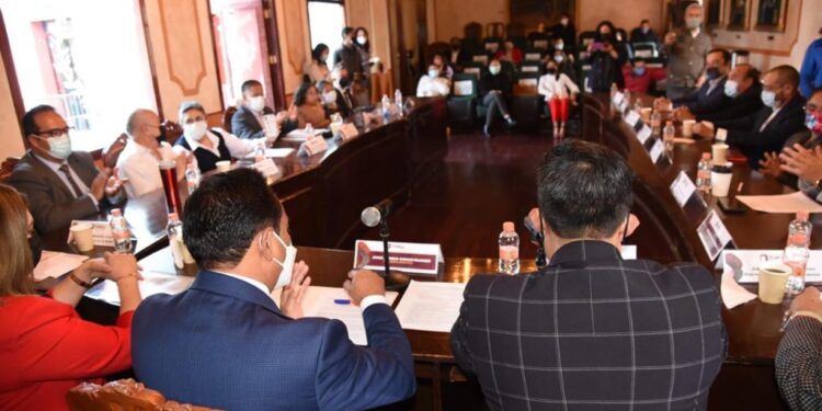 Ayuntamiento de Tlaxcala y cámaras comerciales y empresariales signan histórico convenio para el pago de licencias y refrendos 2022
