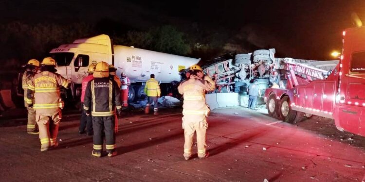 Atiende bomberos tres emergencias a través del llamado 911