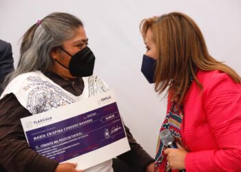 Entregó Gobernadora Lorena Cuéllar más de 2.1 mdp en créditos para proyectos productivos