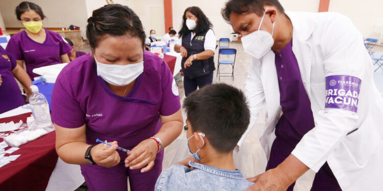 Participa SEDIF en jornada nacional de vacunación anti covid para niñas y niños