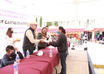 Impulsa SIA el desarrollo rural con entrega de apoyos