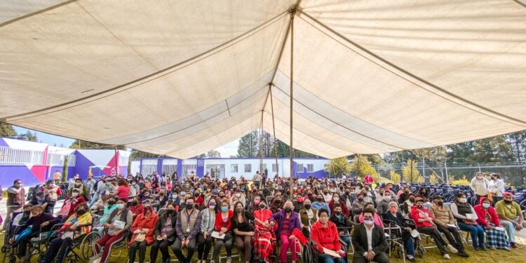 Entrega secretaría de bienestar del estado ayudas funcionales a personas con discapacidad