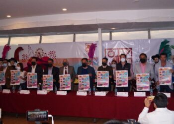 Presentan cartel de feria Chiautempan 2022.