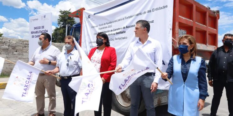 Con más de 23 MDP, gobierno del estado rehabilitará carreteras de Tetlatlahuca y Panotla