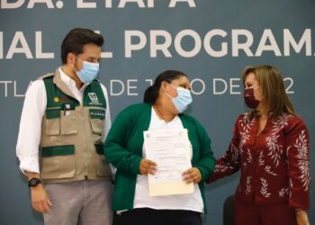 Otorgan gobierno del Estado e IMSS 300 bases más a personal de salud