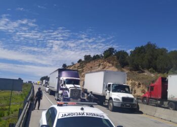 Operativo conjunto entre el estado y la federación frustra robo de cuatro tractocamiones en Santorúm