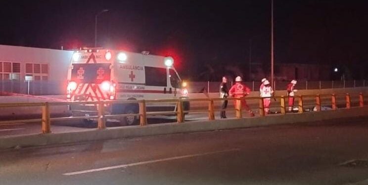 Muere un hombre al ser atropellado por un vehículo particular.