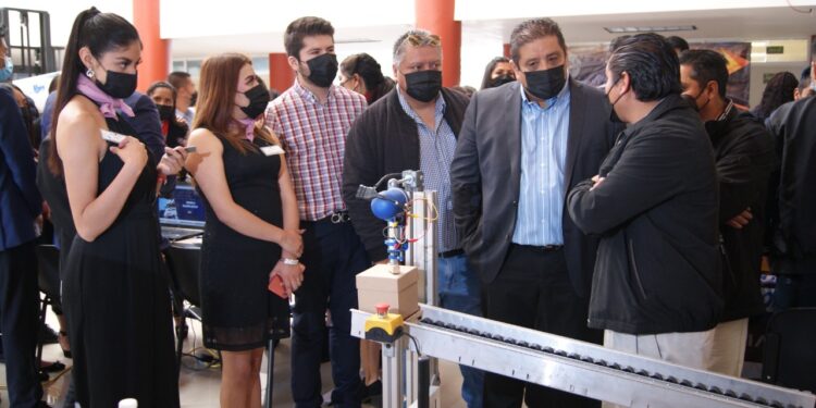 Realizó la UPTREP primera expo empresarial