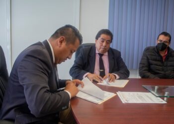 Firman convenio de colaboración Tecnológico de Tlaxco y casa de las artesanías.