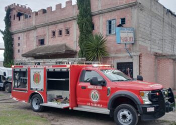 Atiende bomberos de SSC incendio en anexo de Chiautempan