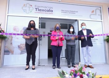 Inauguró gobernadora Lorena Cuéllar sucursal de farmacia de pensiones civiles en Apetatitlán