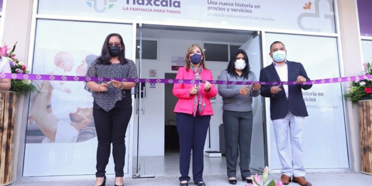 Inauguró gobernadora Lorena Cuéllar sucursal de farmacia de pensiones civiles en Apetatitlán