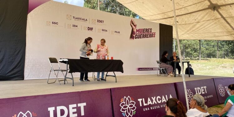 Acerca IDET cuarta sesión de mujeres guerreras