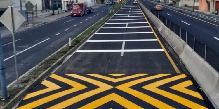 Colocan topes y vibradores en el “Crucero de la muerte” en Huamantla.