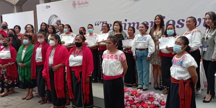 Ofrecen testimonios vivos de mujeres que inspiran