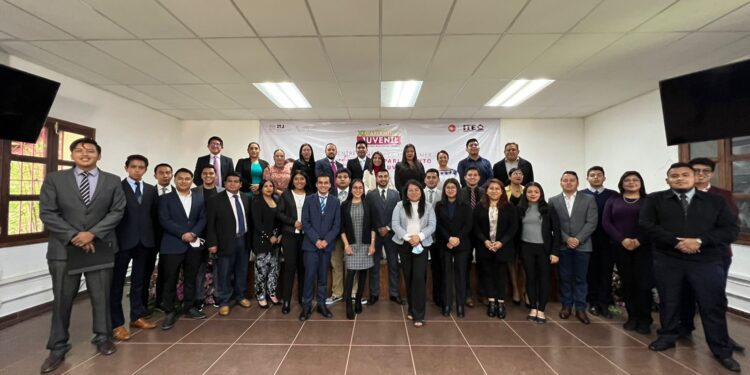 Entrega Comisión de Juventud e ITE constancias de mayoría a integrantes del XI Parlamento Juvenil 2022