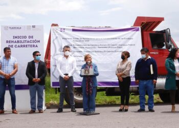 Encabezó gobernadora Lorena Cuéllar arranque de obras carreteras en Tlaxco y Terrenate