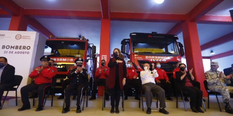 Celebró gobernadora Lorena Cuéllar 40 aniversario del heroico cuerpo de bomberos