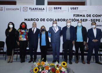 Firman convenio gobiernos federal y estatal para fortalecer a la educación