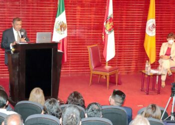 Modelo educativo de la UATx factor de referencia para la formación inicial