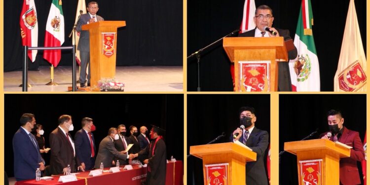 Egresaron de la UATx nuevos profesionistas en Derecho