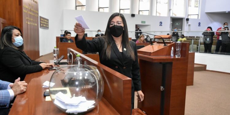 Eligen a Leticia Martínez Cerón como presidenta de la Mesa Directiva del Congreso 