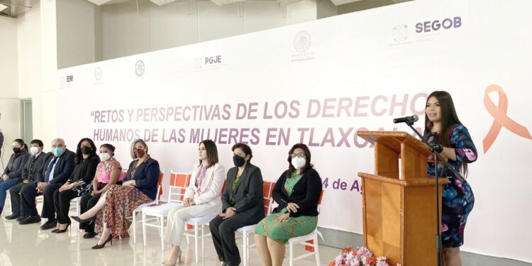 Leyes justas, la llave para lograr el bien común y desarrollo pleno de las mujeres: Lorena Ruiz