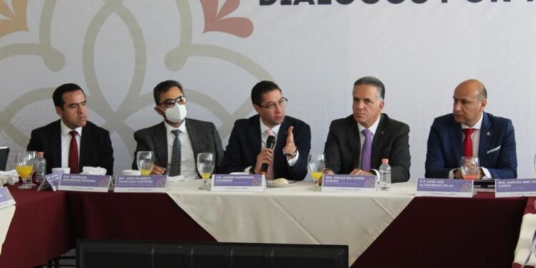 SEDECO y COPARMEX reúnen a empresarios para hablar sobre movilidad ferroviaria