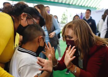 Entregó gobernadora 134 auxiliares auditivos para personas con discapacidad