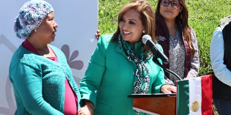 Gobernadora supervisa avance del programa para la captación de agua en San Pablo del Monte