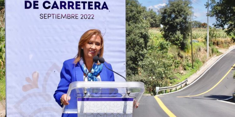 Destinó gobernadora Lorena Cuéllar más de 13.1 mdp en rehabilitación carretera de Papalotla